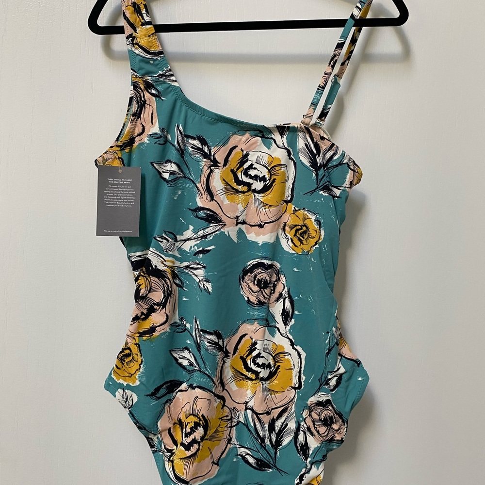 Garnet Hill Size 16 One Piece Swimsuit one or two strap.